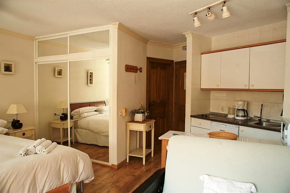 Palm Beach Club Apartamentos Carihuela Torremolinos 0*,  Spain